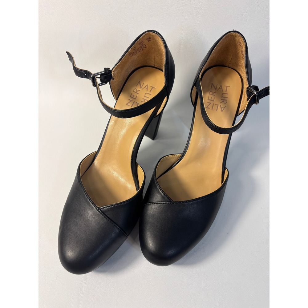Naturalizer Black Closed Toe Sandals Size 7.5